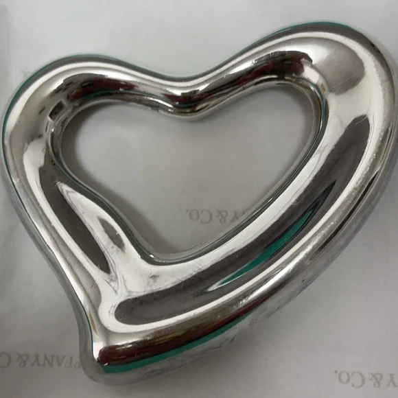 Women’s /Unisex Elsa Peretti Open Heart Buckle/❤️ - Picture 7 of 7